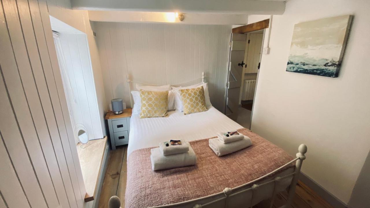 Spindrift Is A Beautiful Newly Refurbished Three Bedroom Private Family House Located On The Old Harbour And The Coastal Path In The Heart Of Beautiful Polperro Exterior foto